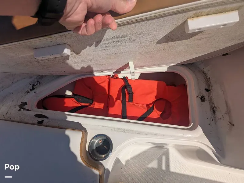 Slide: The Image of Bayliner VR6 2022 - 16255407