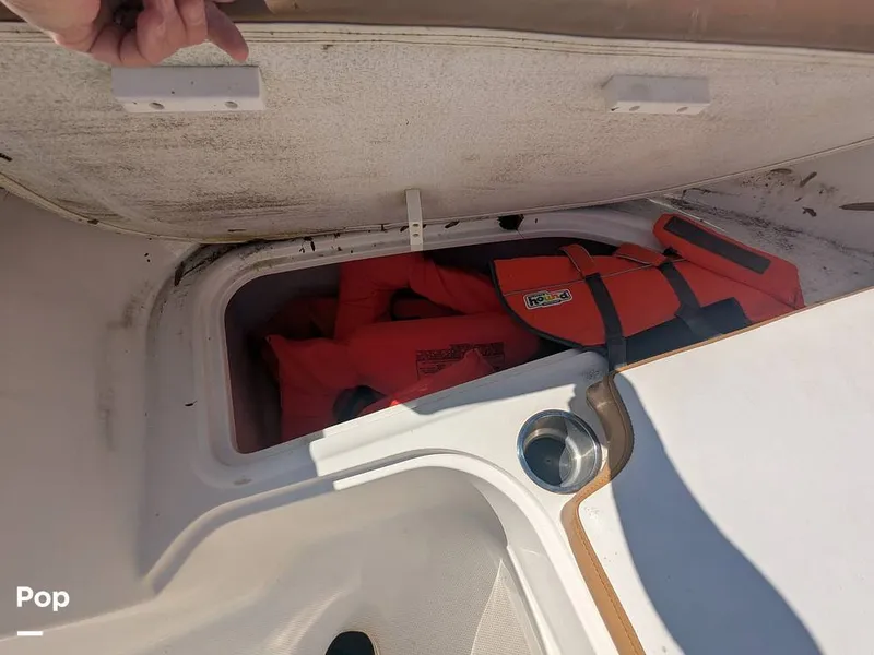 Slide: The Image of Bayliner VR6 2022 - 16255409