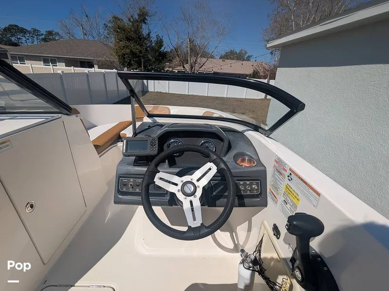 Slide: The Image of Bayliner VR6 2022 - 16255395