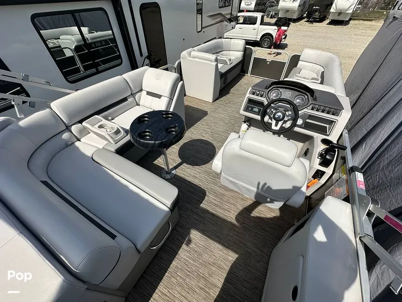 Slide: The Image of Godfrey Sweetwater 2186C 2023 - 16303568