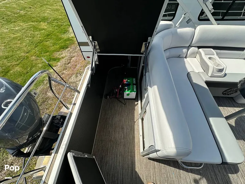 Slide: The Image of Godfrey Sweetwater 2186C 2023 - 16303570