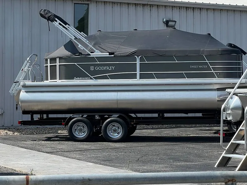 Slide: The Image of Godfrey Sweetwater 2186C 2023 - 16247396