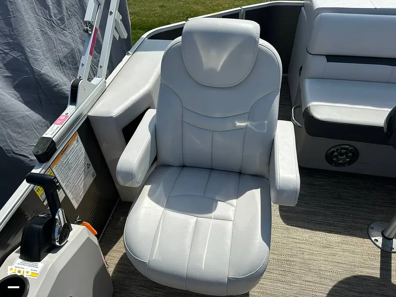 Slide: The Image of Godfrey Sweetwater 2186C 2023 - 16303589