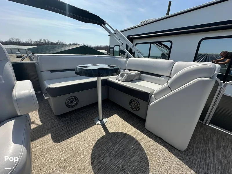 Slide: The Image of Godfrey Sweetwater 2186C 2023 - 16303594