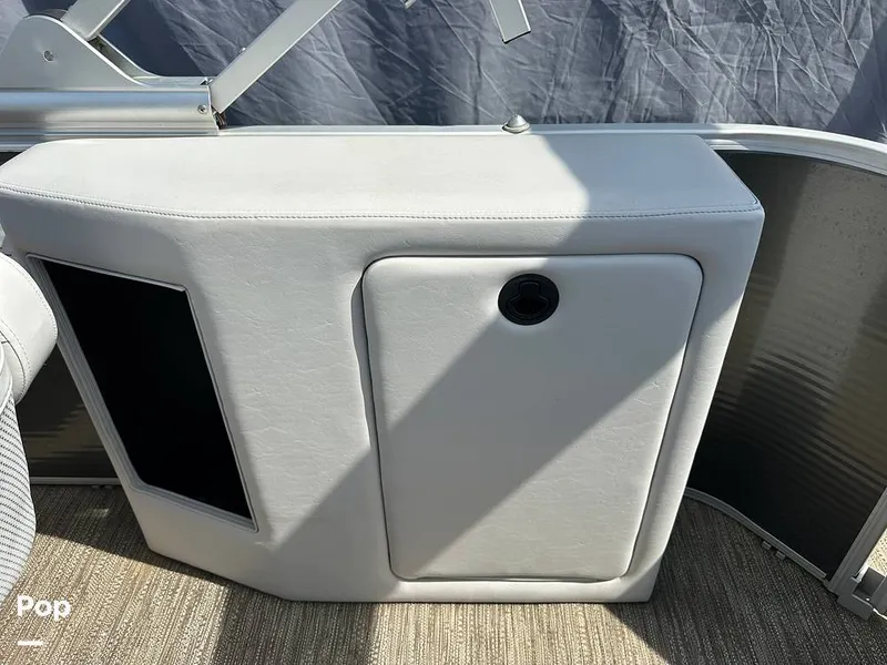 Slide: The Image of Godfrey Sweetwater 2186C 2023 - 16303597