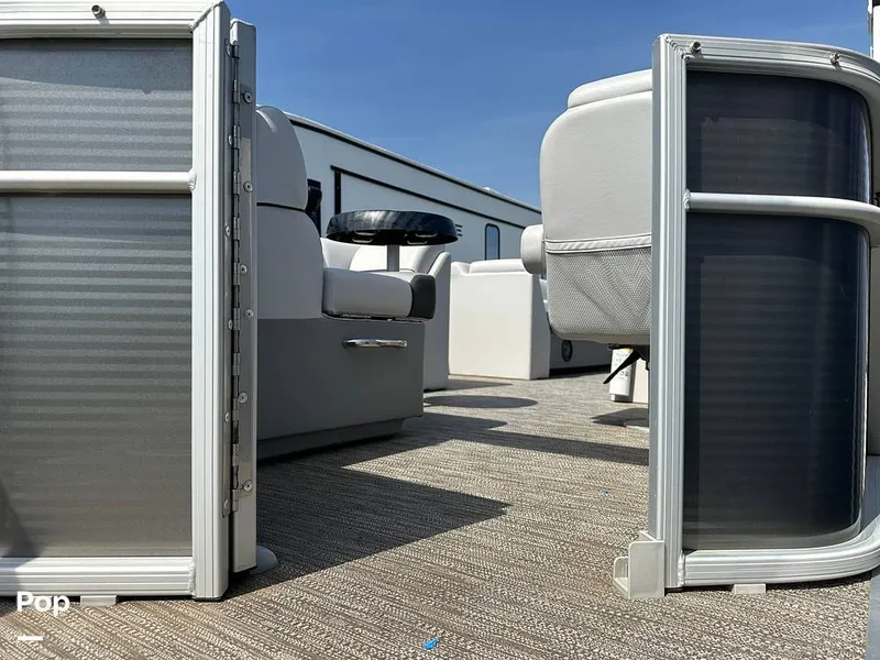 Slide: The Image of Godfrey Sweetwater 2186C 2023 - 16303622