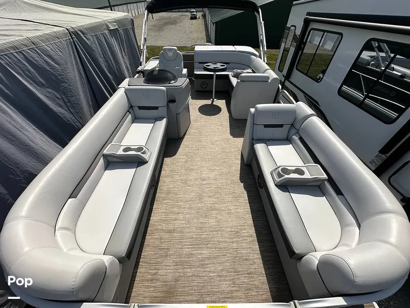 Slide: The Image of Godfrey Sweetwater 2186C 2023 - 16303566