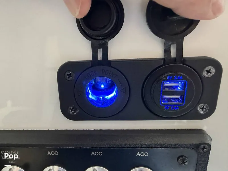 Slide: The Image of USB ports - 16329298