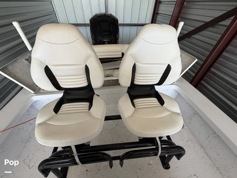 Slide: The Image of Helm capt &amp; passenger seats - 16329307