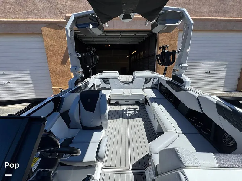 Slide: The Image of Correct Craft Super Air Nautique S23 2024 - 16531328