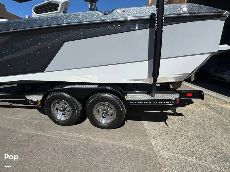 Slide: The Image of Correct Craft Super Air Nautique S23 2024 - 16533102