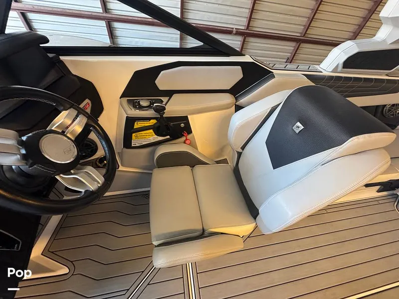 Slide: The Image of Correct Craft Super Air Nautique S23 2024 - 16533140