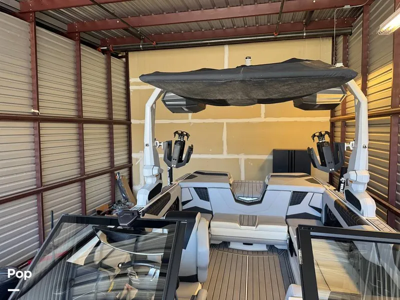 Slide: The Image of Correct Craft Super Air Nautique S23 2024 - 16533126