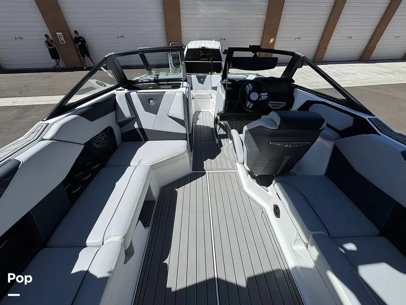 Slide: The Image of Correct Craft Super Air Nautique S23 2024 - 16531334