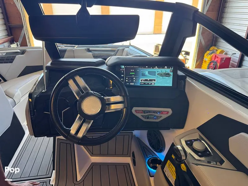 Slide: The Image of Correct Craft Super Air Nautique S23 2024 - 16531323