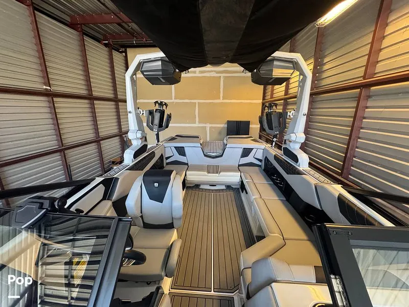 Slide: The Image of Correct Craft Super Air Nautique S23 2024 - 16531321