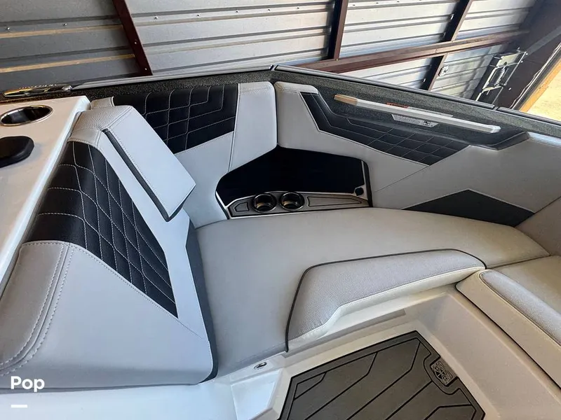 Slide: The Image of Correct Craft Super Air Nautique S23 2024 - 16533145