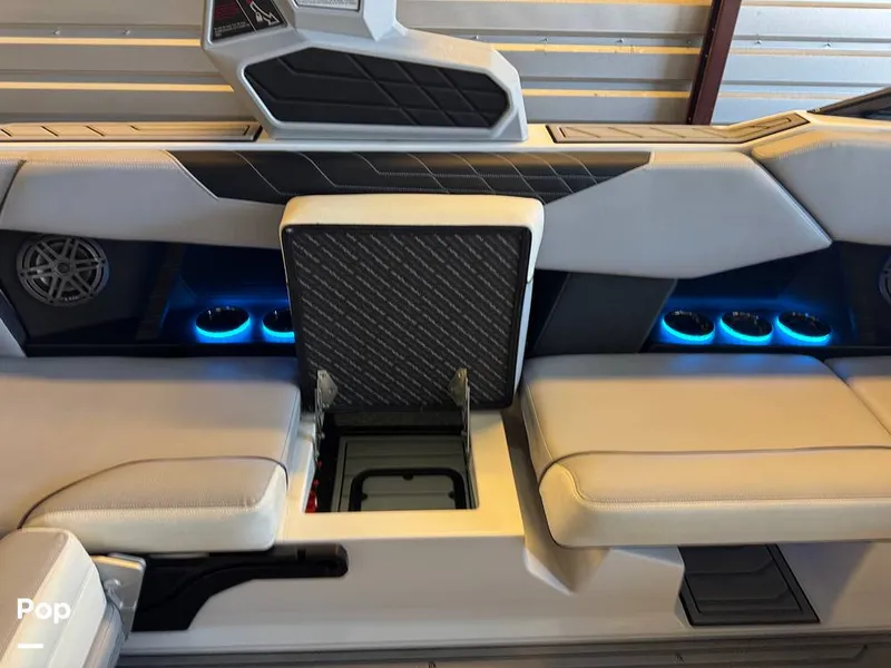 Slide: The Image of Correct Craft Super Air Nautique S23 2024 - 16533150