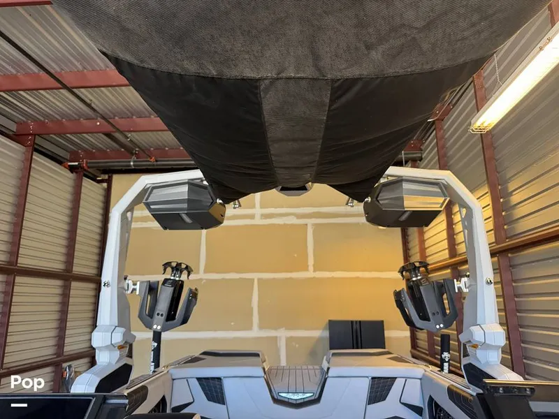 Slide: The Image of Correct Craft Super Air Nautique S23 2024 - 16533125