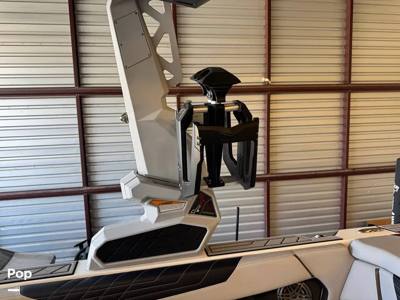 Slide: The Image of Correct Craft Super Air Nautique S23 2024 - 16533122