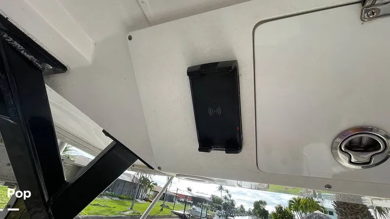 Slide: The Image of Wireless Phone Charger - 16292671