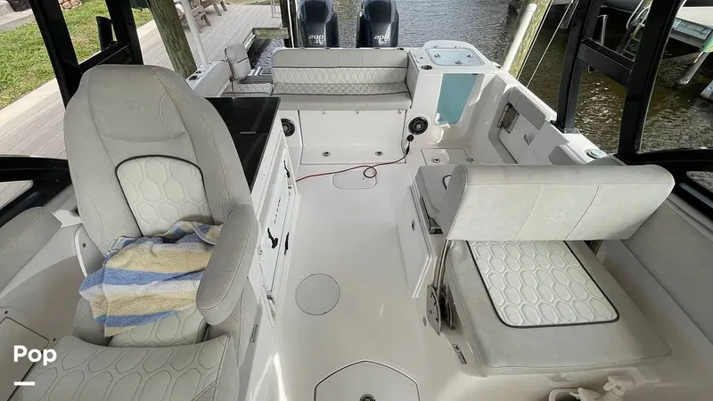 Slide: The Image of Captain's Chair - 16292667