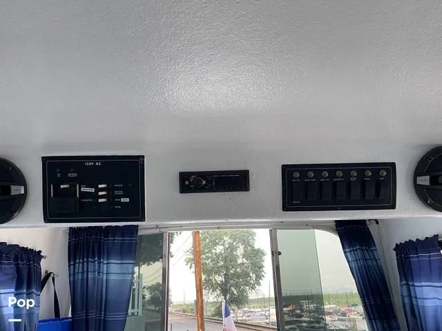 Slide: The Image of Adventure Craft AC2800 2000 - 16249582