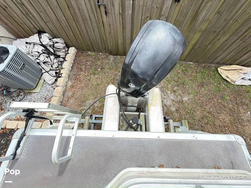 Slide: The Image of Sun Tracker 22 DLX Party Barge 2016 - 16283838