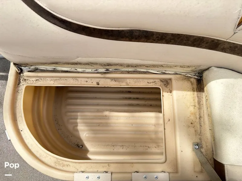 Slide: The Image of Sun Tracker 22 DLX Party Barge 2016 - 16283840