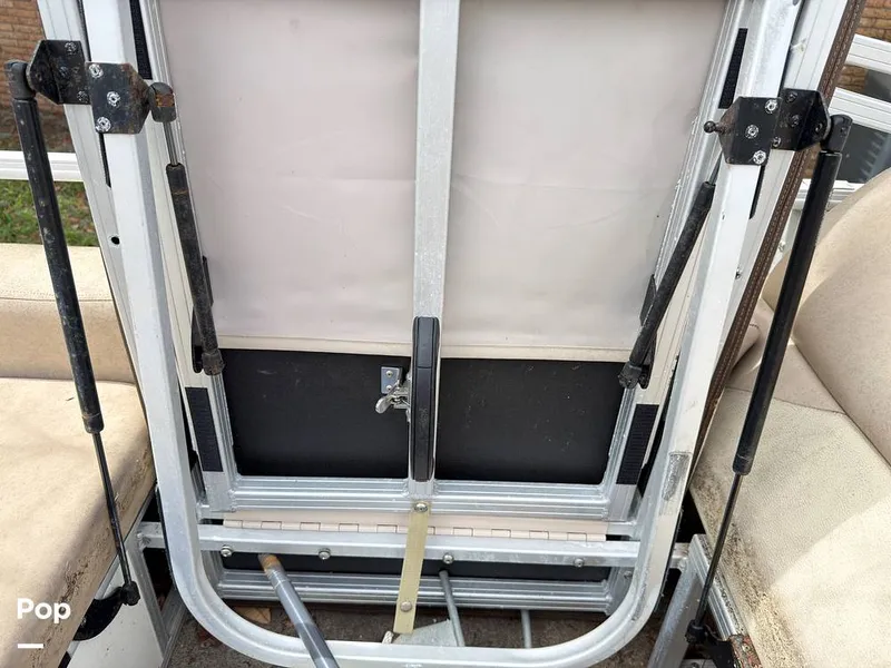 Slide: The Image of Sun Tracker 22 DLX Party Barge 2016 - 16283848