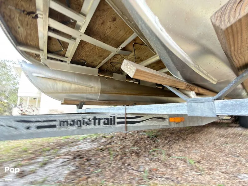 Slide: The Image of Sun Tracker 22 DLX Party Barge 2016 - 16283860