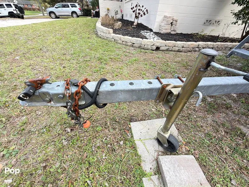 Slide: The Image of Sun Tracker 22 DLX Party Barge 2016 - 16283870