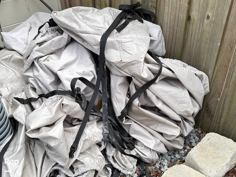 Slide: The Image of Sun Tracker 22 DLX Party Barge 2016 - 16283883