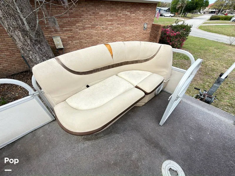 Slide: The Image of Sun Tracker 22 DLX Party Barge 2016 - 16283753