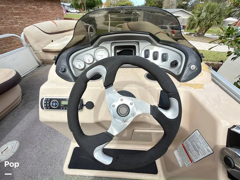 Slide: The Image of Sun Tracker 22 DLX Party Barge 2016 - 16283740