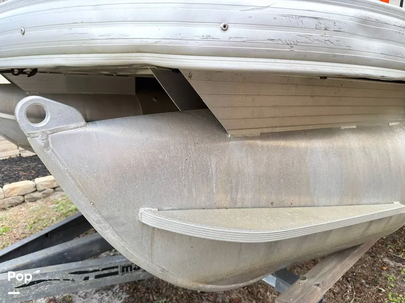 Slide: The Image of Sun Tracker 22 DLX Party Barge 2016 - 16283764