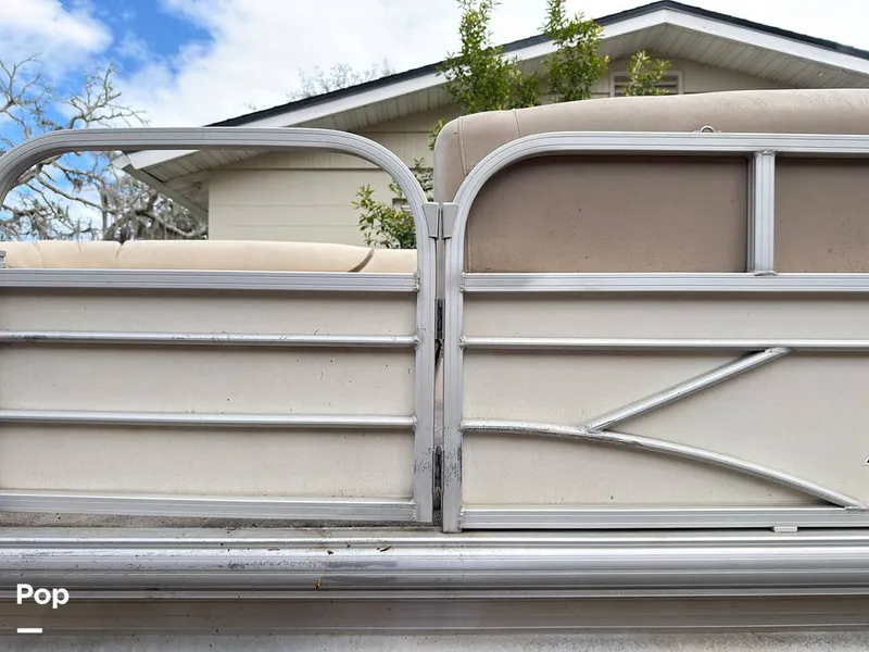 Slide: The Image of Sun Tracker 22 DLX Party Barge 2016 - 16283767