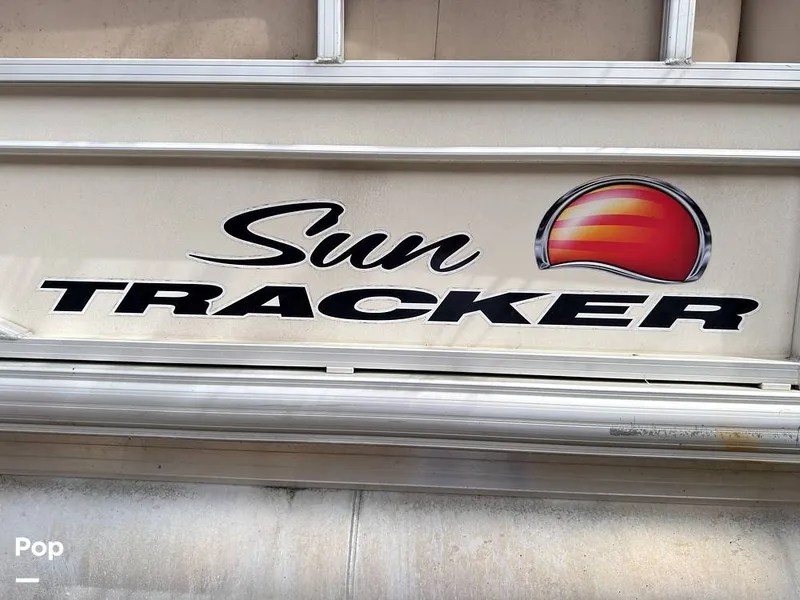 Slide: The Image of Sun Tracker 22 DLX Party Barge 2016 - 16283771