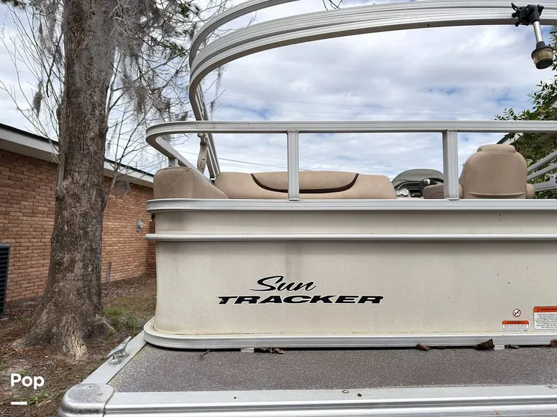 Slide: The Image of Sun Tracker 22 DLX Party Barge 2016 - 16283775