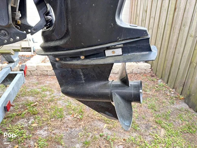 Slide: The Image of Sun Tracker 22 DLX Party Barge 2016 - 16283780