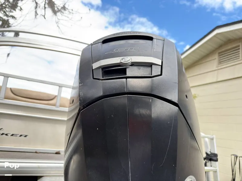 Slide: The Image of Sun Tracker 22 DLX Party Barge 2016 - 16283781