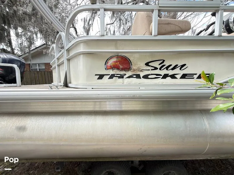 Slide: The Image of Sun Tracker 22 DLX Party Barge 2016 - 16283795