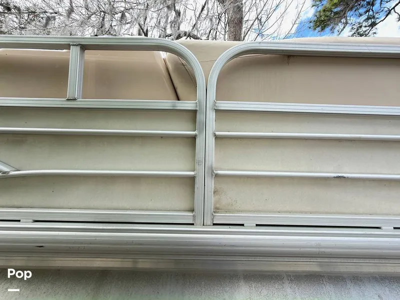 Slide: The Image of Sun Tracker 22 DLX Party Barge 2016 - 16283797