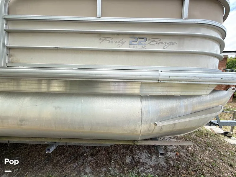 Slide: The Image of Sun Tracker 22 DLX Party Barge 2016 - 16283800