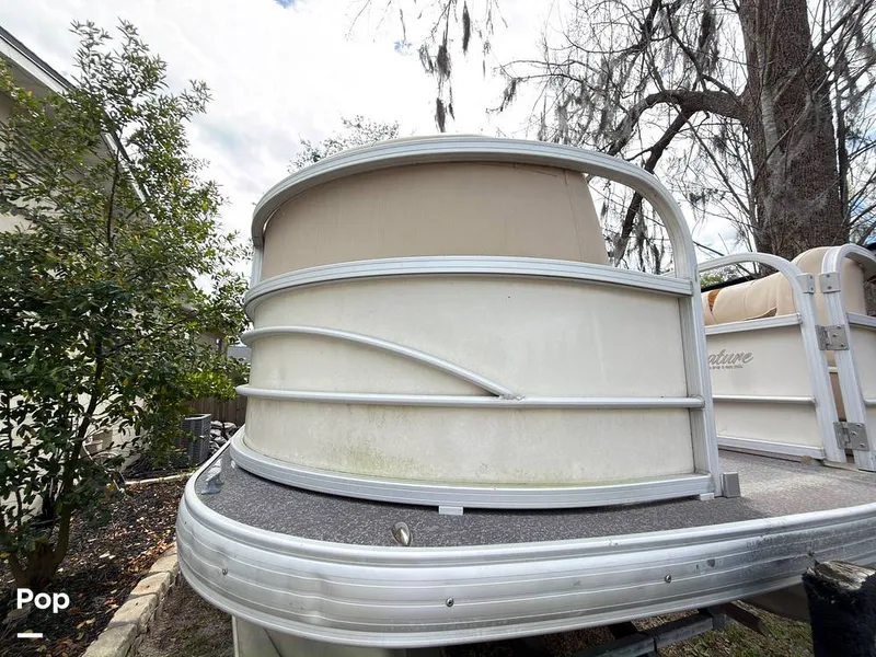 Slide: The Image of Sun Tracker 22 DLX Party Barge 2016 - 16283802