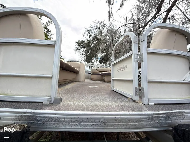 Slide: The Image of Sun Tracker 22 DLX Party Barge 2016 - 16283804