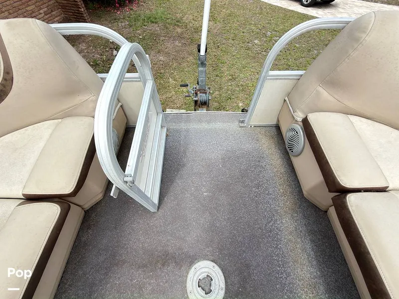 Slide: The Image of Sun Tracker 22 DLX Party Barge 2016 - 16283812