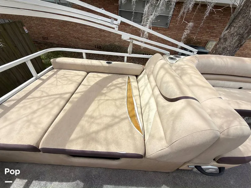 Slide: The Image of Sun Tracker 22 DLX Party Barge 2016 - 16283836