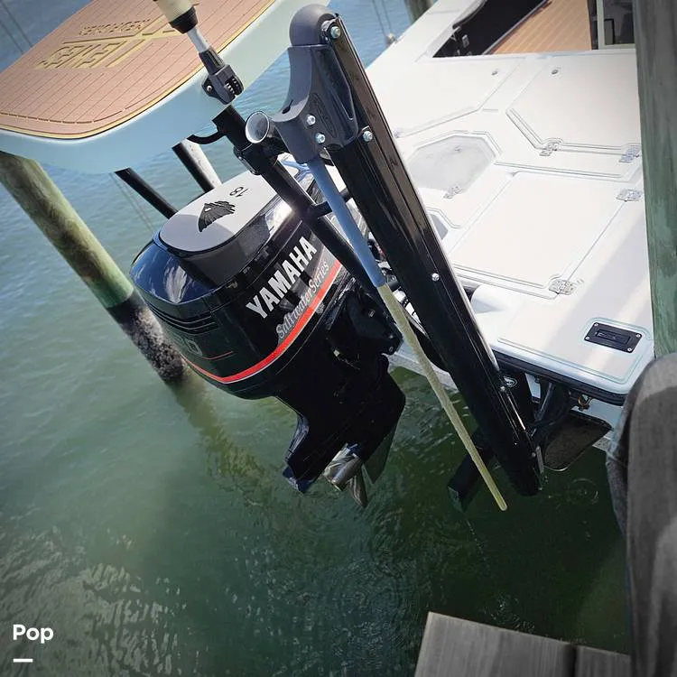 Slide: The Image of Seller Photo - 16250806