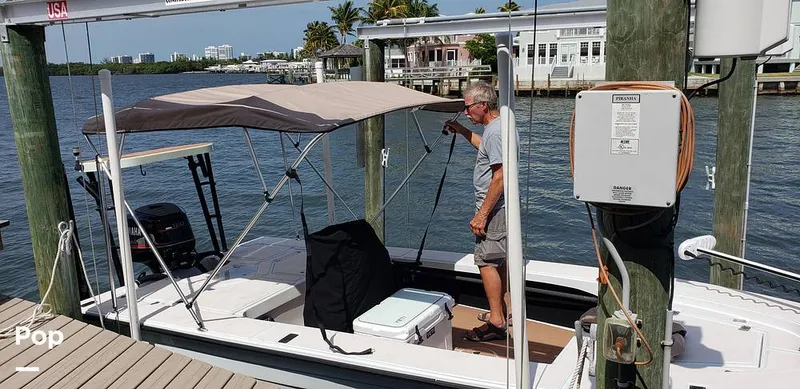 Slide: The Image of Seller Photo - 16250810